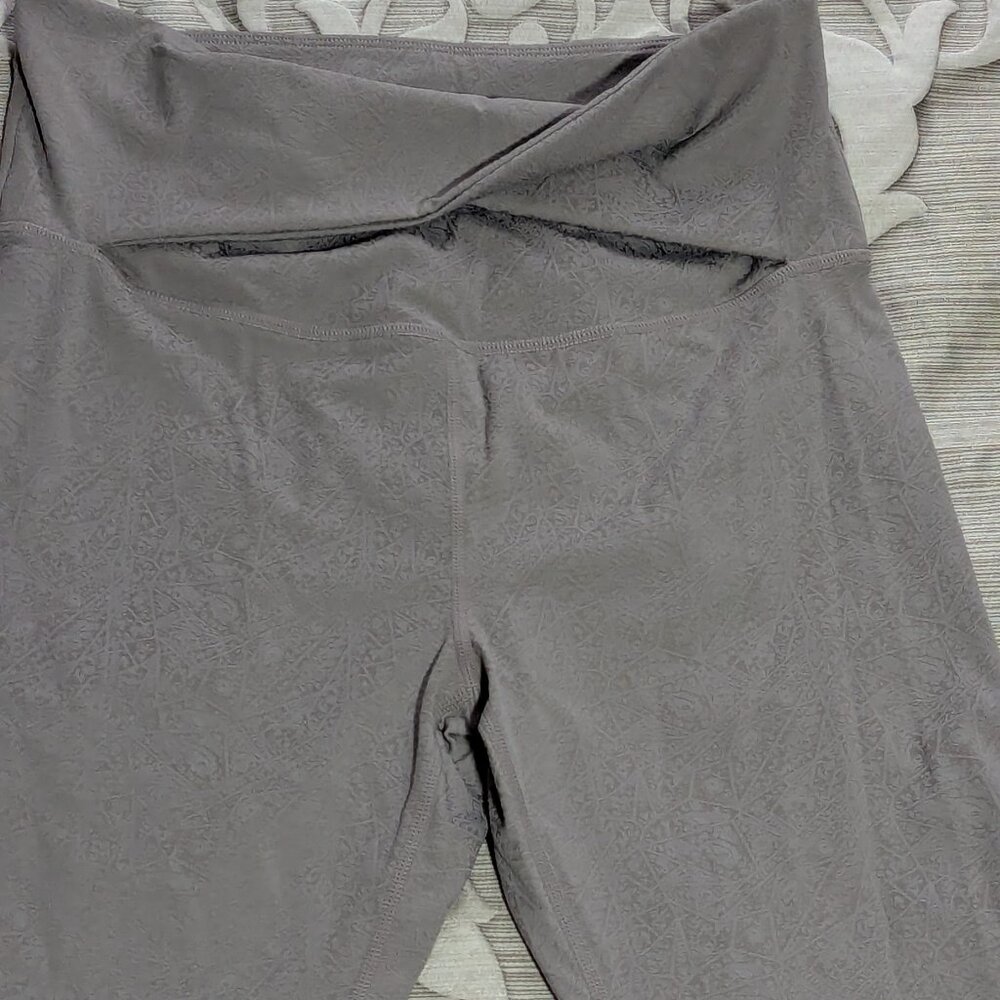 Zyia Cement Croise Crossover Waistband Hi Rise 7/8 Leggings, Size 6-8 - Picture 6 of 8